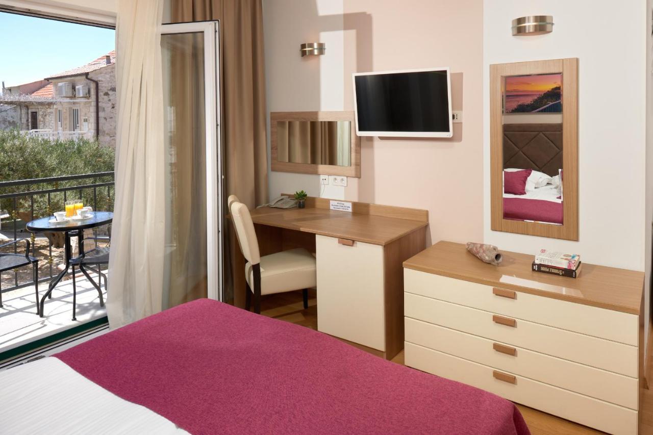 Hotel Fortuna Мілна Екстер'єр фото