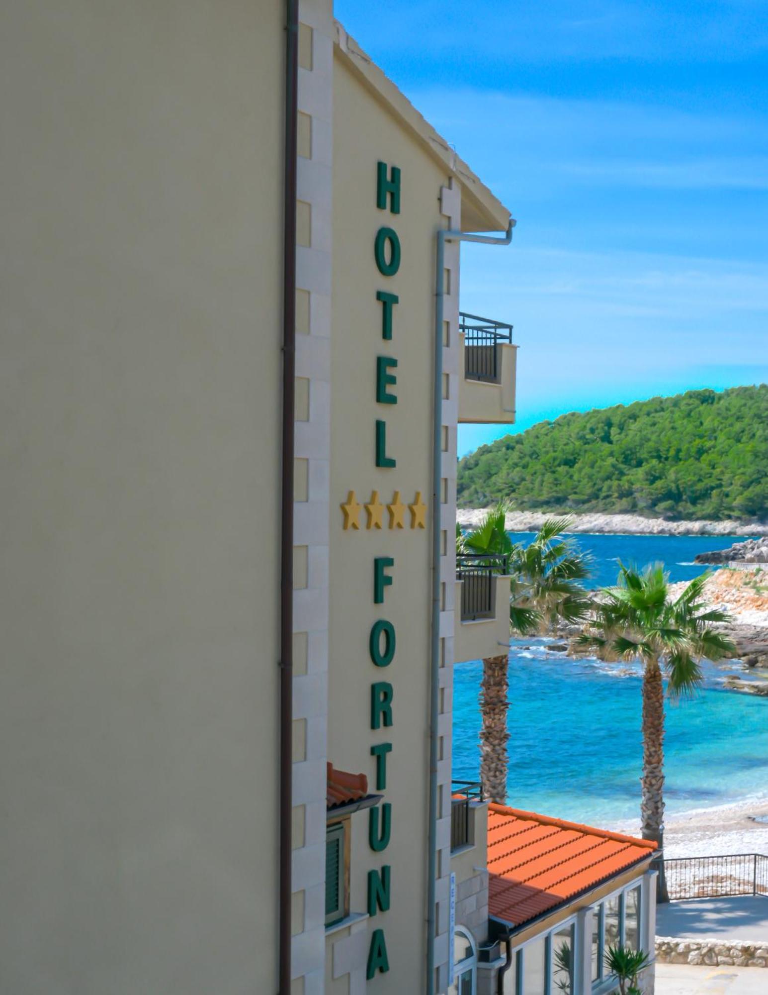 Hotel Fortuna Мілна Екстер'єр фото