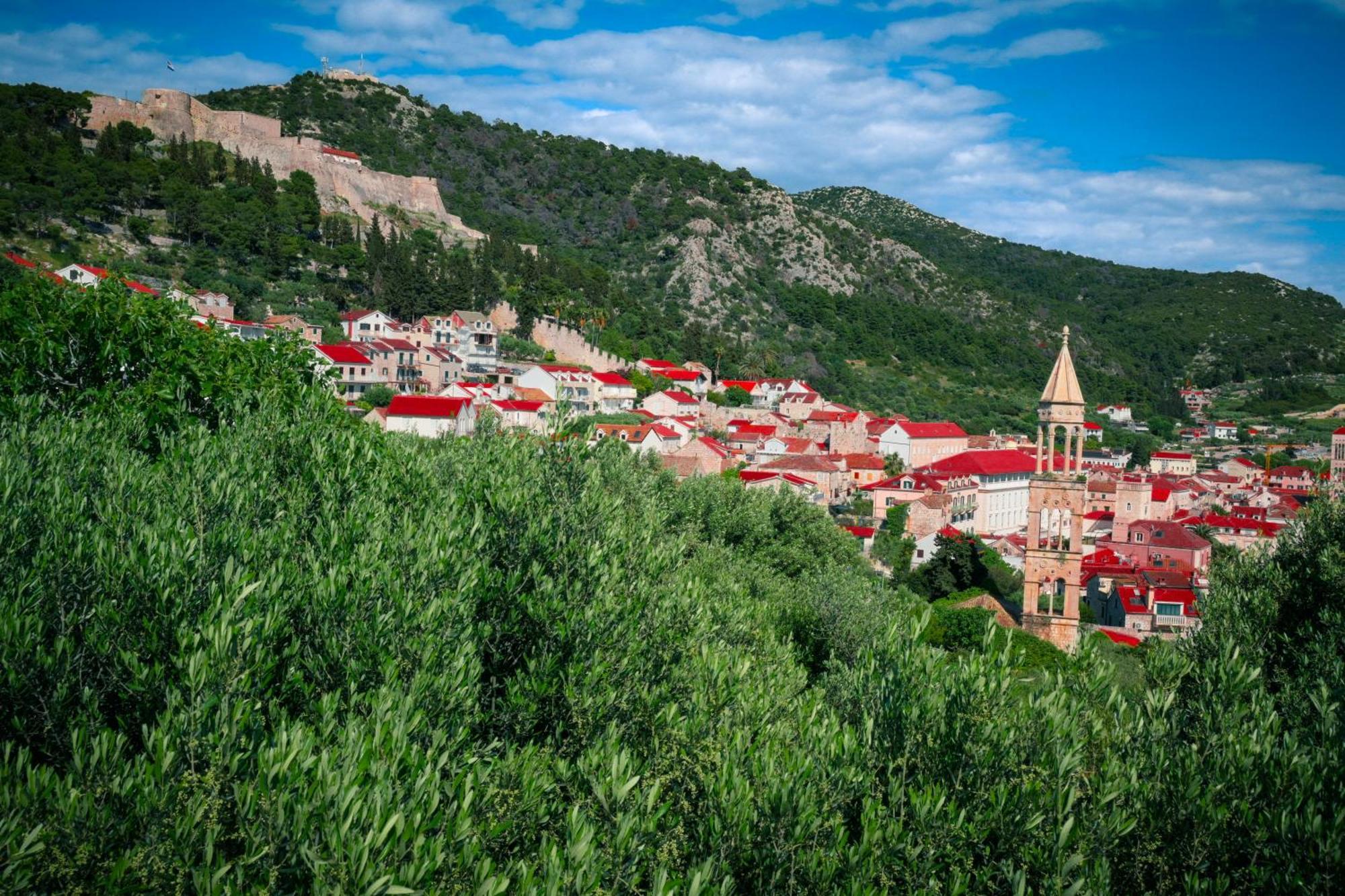 Hotel Fortuna Мілна Екстер'єр фото