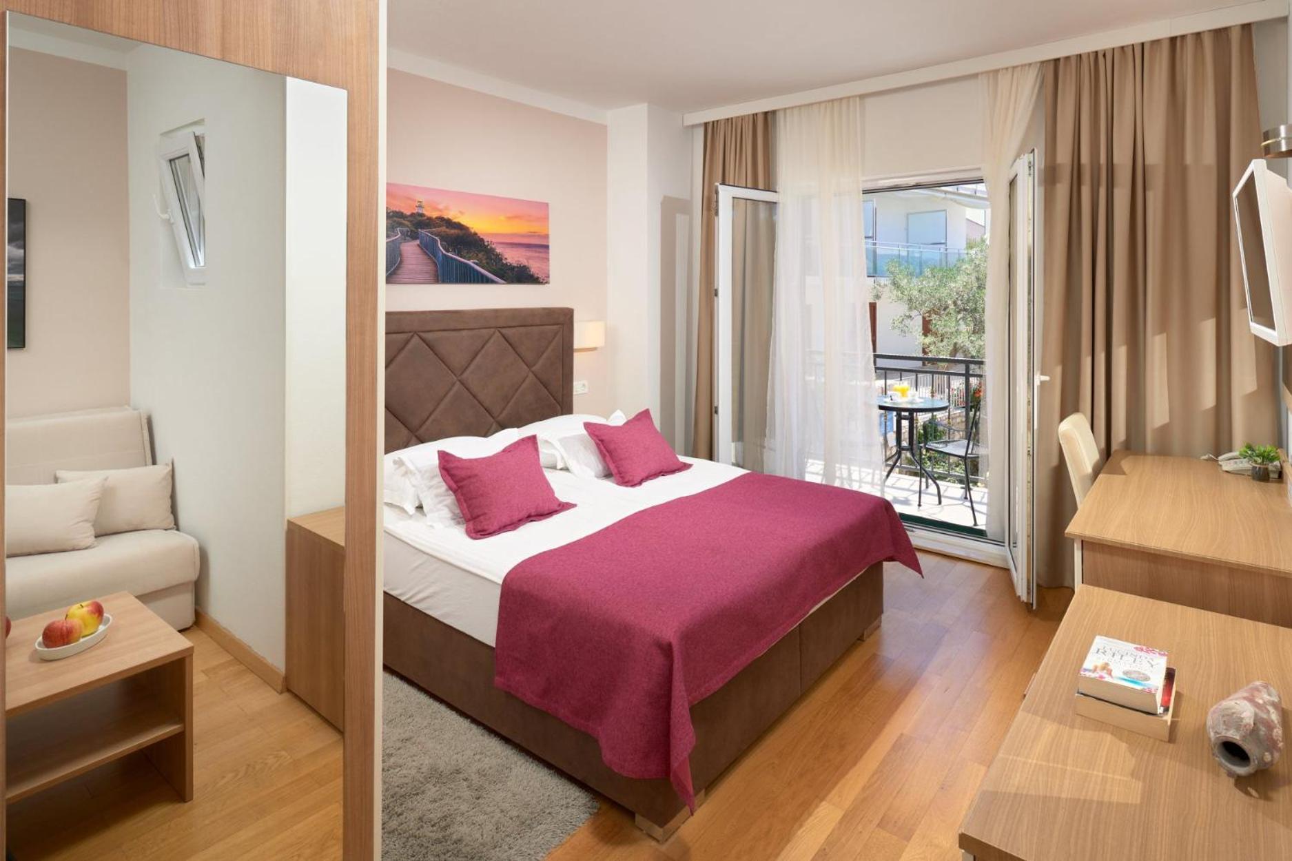 Hotel Fortuna Мілна Екстер'єр фото
