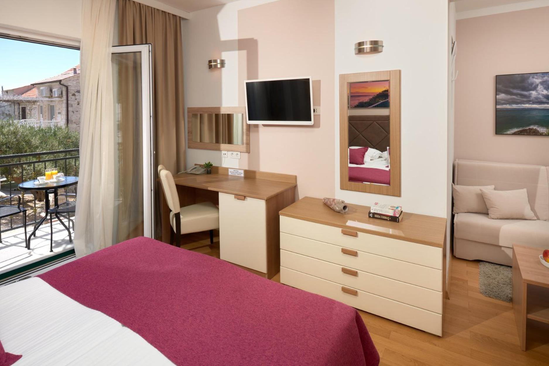 Hotel Fortuna Мілна Екстер'єр фото