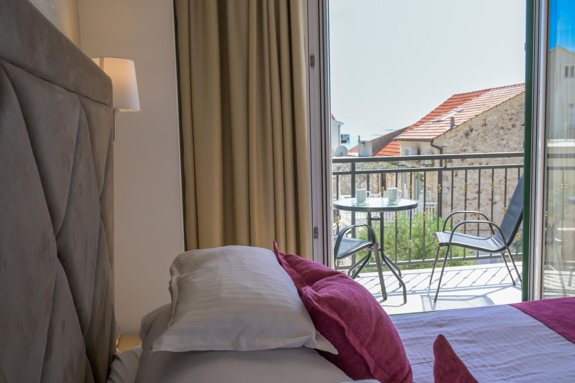 Hotel Fortuna Мілна Екстер'єр фото